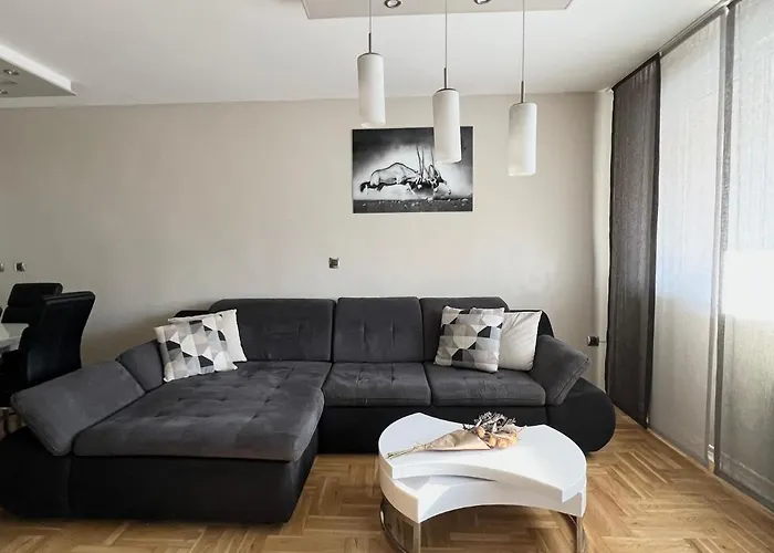 アパート Flower House 6