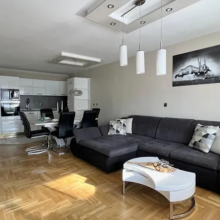 Apartament Flower House 6 *